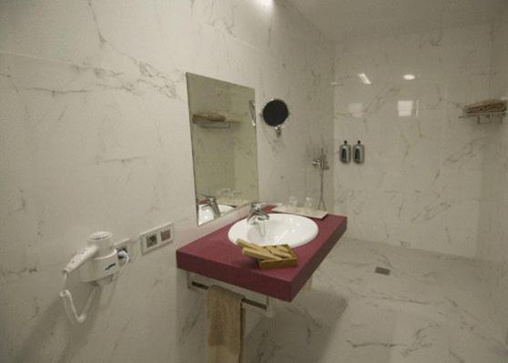 Toral Hotel 레온 객실 사진